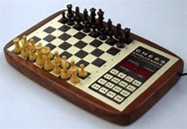 Se crea la primera máquina microcomputadora que juega al ajedrez