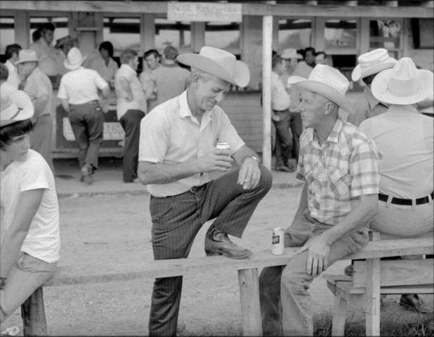 Lennie speaks to Crooks.