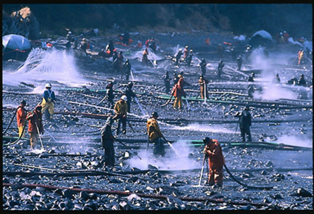the oil-tanker Exxon Valdez spill