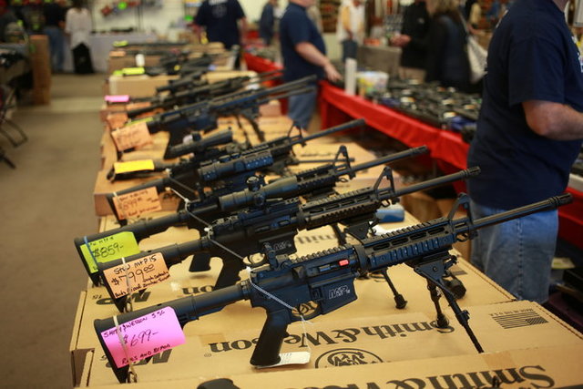 assult weapon ban in chicago subberb