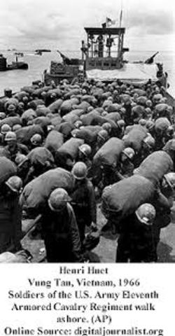 400,000 US troops go to Vietnam