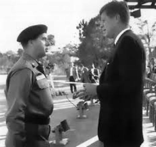 Kennedy sends US instructors to train South Vietnam troops