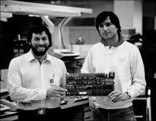 Steve Jobs y Stephen Wozniak fundaron Apple