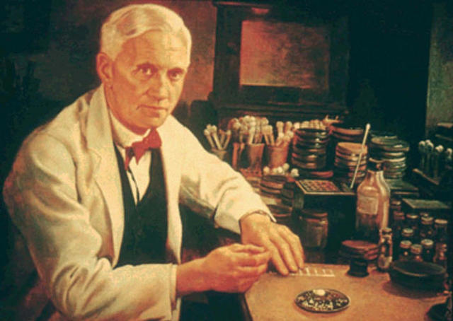 Fleming descubre el fenómeno de la antibiosis.