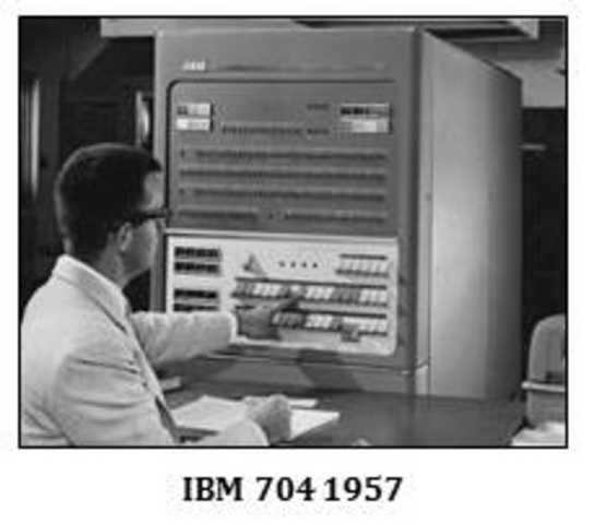 Historia del Hardware: (1957) IBM 704