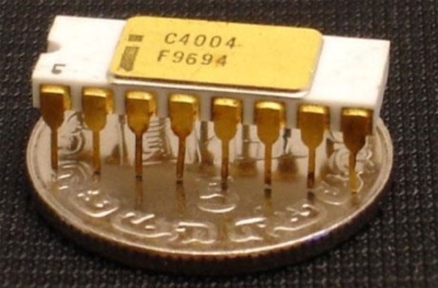 Historia del Hardware: (1971) INTEL 4004 DIS 5 ¼