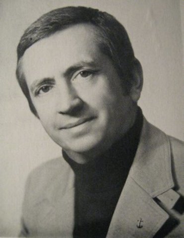 Frank Smith-Psycholinguistic Theory. & book "Understanding Reading."