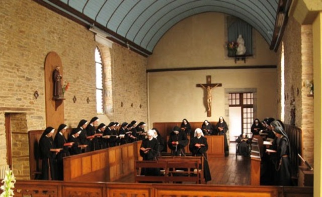 Supresión de comunidades religiosas