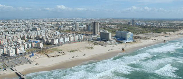 I lived in Bat-Yam and moved to Tel-Aviv