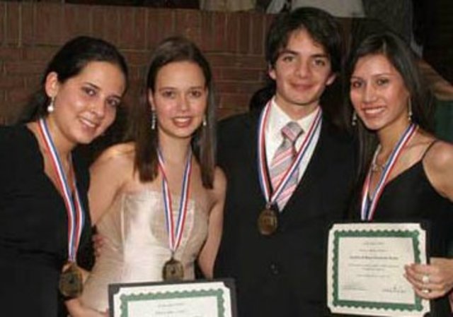 Primera graduación: Bachillerato en ciencias y letras