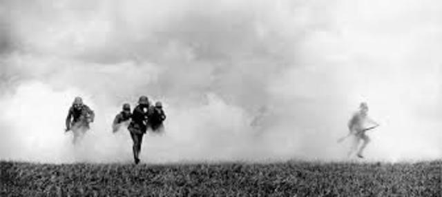 Germans introduce poison gas