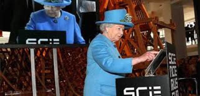 La Reina Isabel se convirtió en la primera jefa de estado en mandar un correo electrónico.