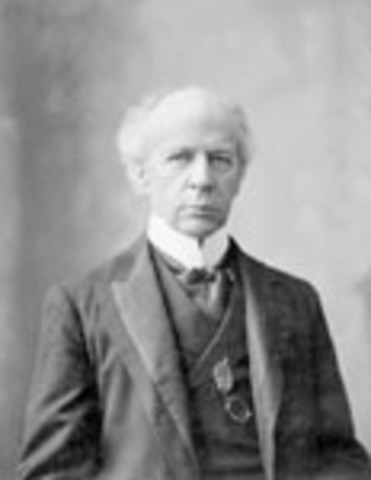 Quebecer Wilfrid Laurier becomes prime minister