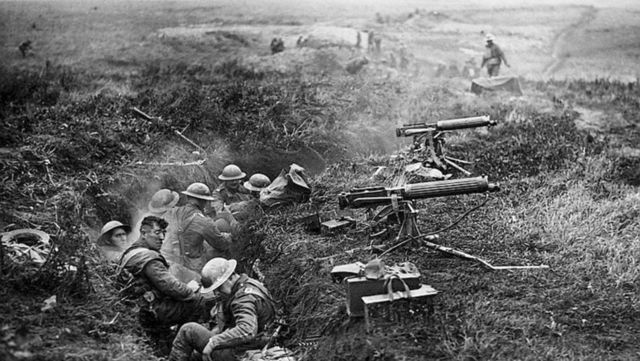 Italia le declara la guerra a Bulgaria.