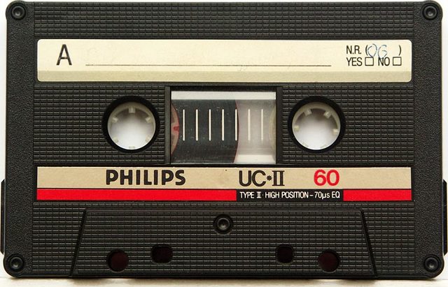 Invention de la cassette audio