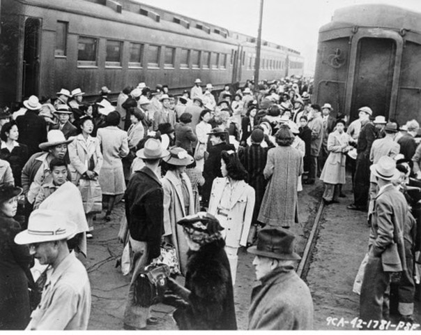 Japanese Americans are Held in Topez