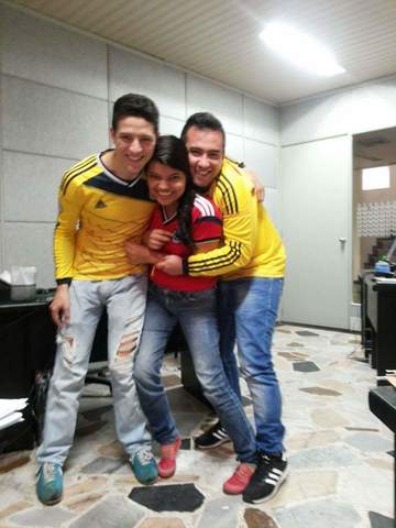 CELEBRANDO CON MIS COMPAÑEROS DE TRABAJO