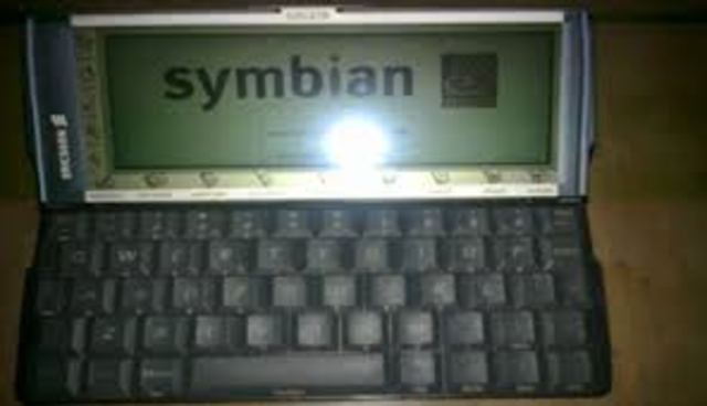 1999 symbian os se crea software para celulares