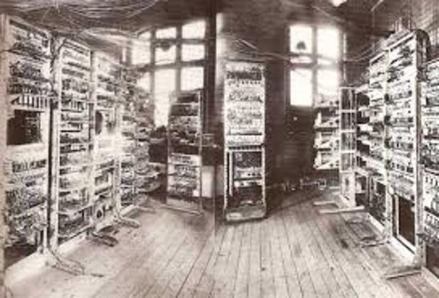 Manchester Mark I ( Primer ordenador digital con programa almacenado)