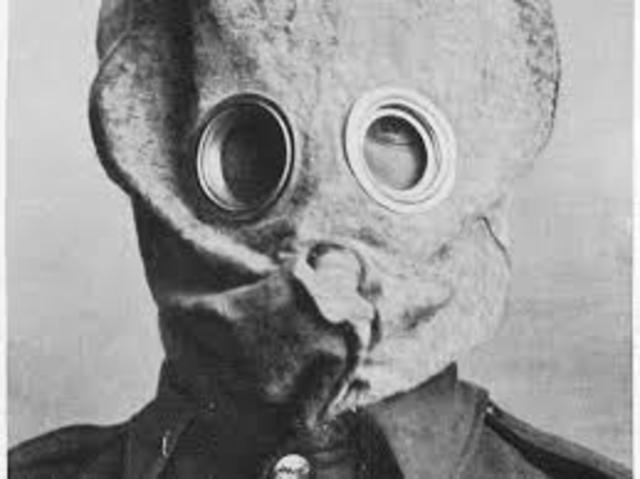 Germans introduce poison gas