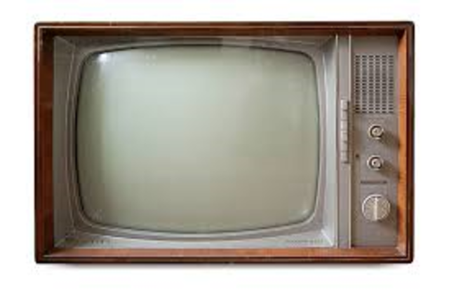 Color television replaces black and white in american homes