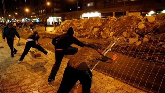 Primeras manifestaciones violentas