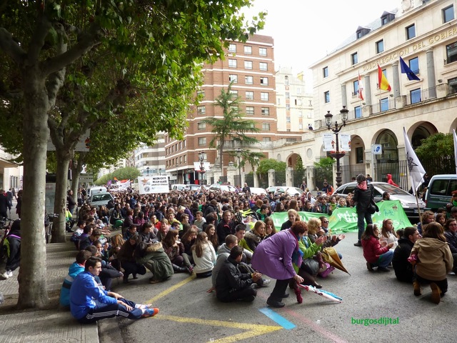 se pide la dimisicion de Lacalle