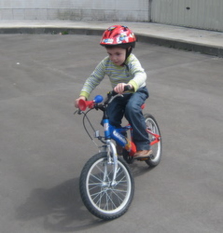 Aprendo a montar bicicleta