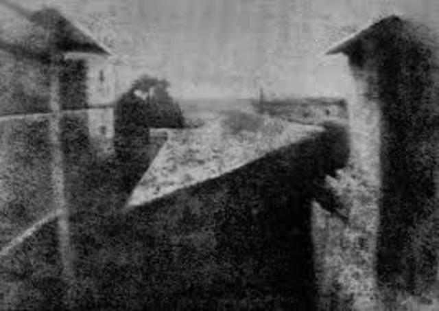 FIRST PHOTOGRAPH WAS TAKEN IN 8H ESPOSURE TIME