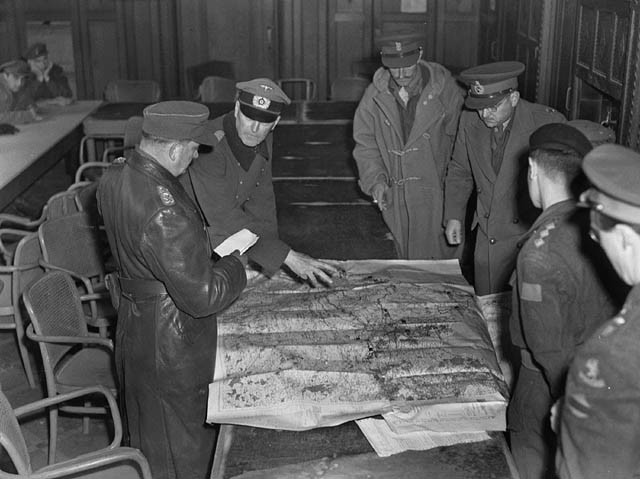 Holland surrenders to Germany