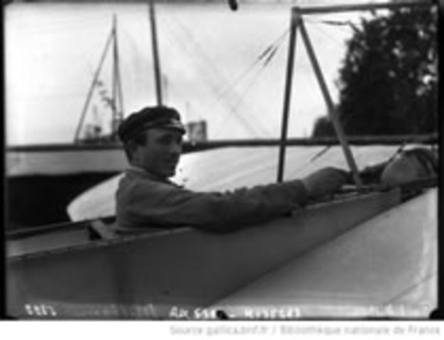 el piloto John Smith sobrevoló la ciudad de Medellín con el mismo avión que voló en Barranquilla.