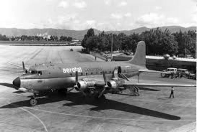 Se fundaron aproximadamente 17 compañías aéreas que continuaron ofreciendo el transporte de carga, correo y pasajeros, como también de fotografía aérea en varias partes del país.