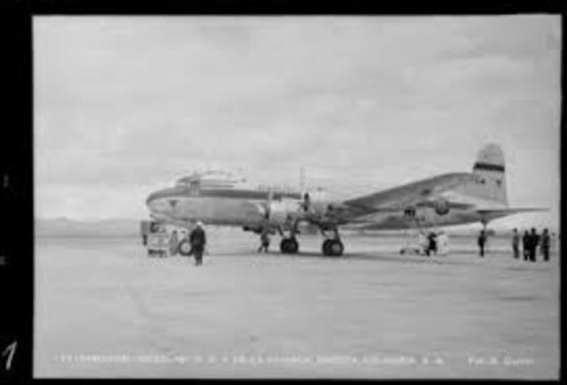 Con la compra de los aviones DC4 y C54 Avianca operó las rutas aéreas hacia Quito, Lima y Panamá. Posteriormente Miami, Nueva York y algunas ciudades europeas.