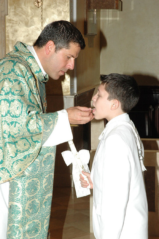 When I was 12 years, I received the first comunion.