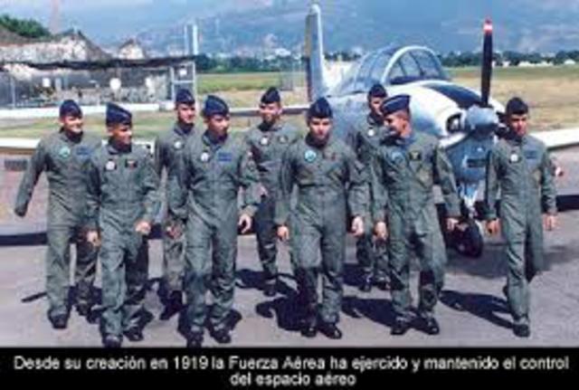 Creación del club colombiano de aviación.