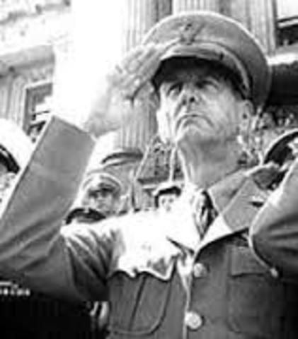 Gen. Jonathan Wainwright asks to surrender Corregidor