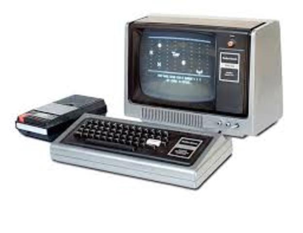 La microelectrónica y la nanotecnología propician la comercializacion de los primeros ordenadores personales