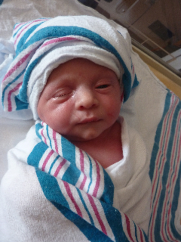 Lola Grace McCurdy is born at 6:52 am!