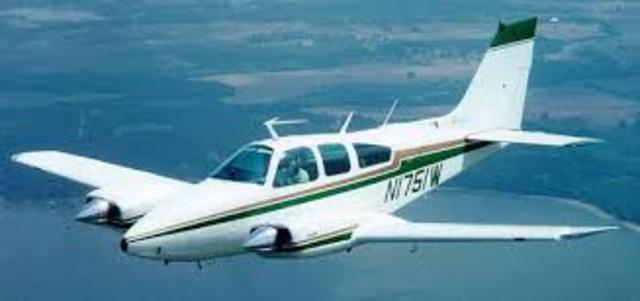 SCADTA ,adquiere aviones tipo bimotor