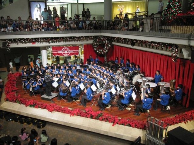 Ala Moana winter band concert :) (Approximately)
