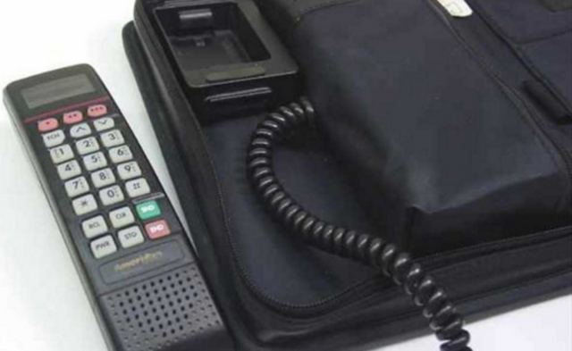 Motorola lanza un teléfono para ser utilizado en coches