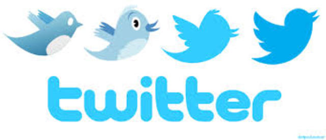 alcanza 1.100 millones de usuarios, se lanza Twitter.