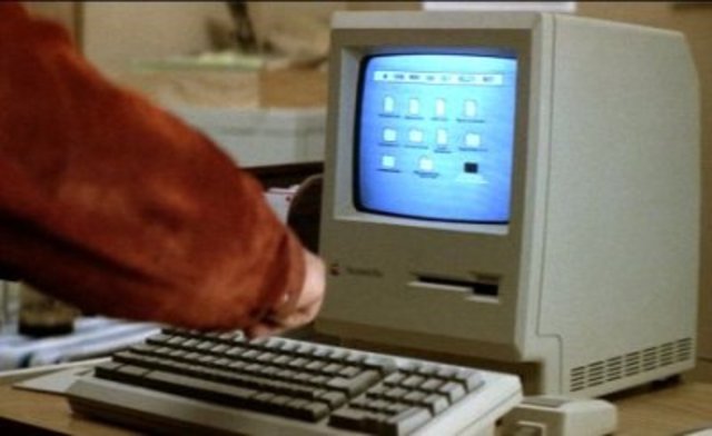 COMPUTADORA MAC PLUS