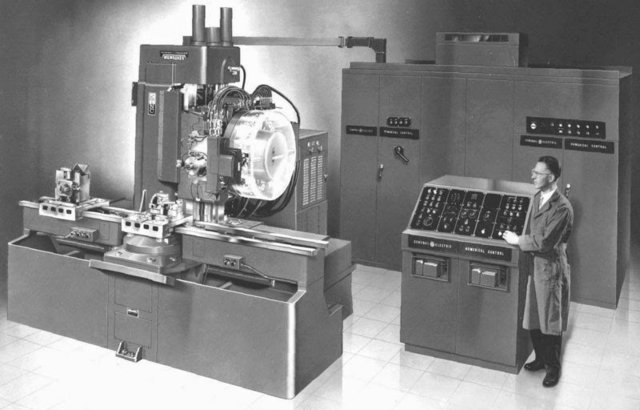La primer máquina CNC