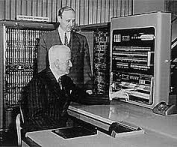 desarrollo de la computadora electrónica.