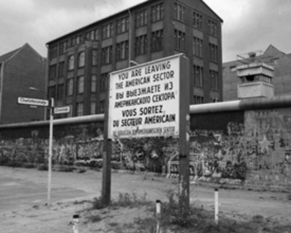 Creation of the Berlin Wall