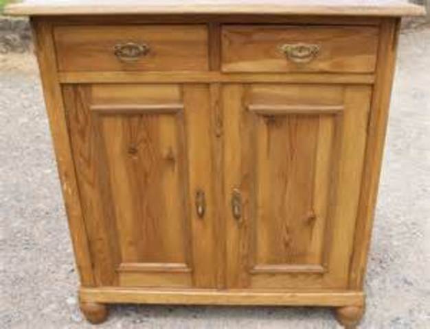 Alex wiederholt die Wohnung