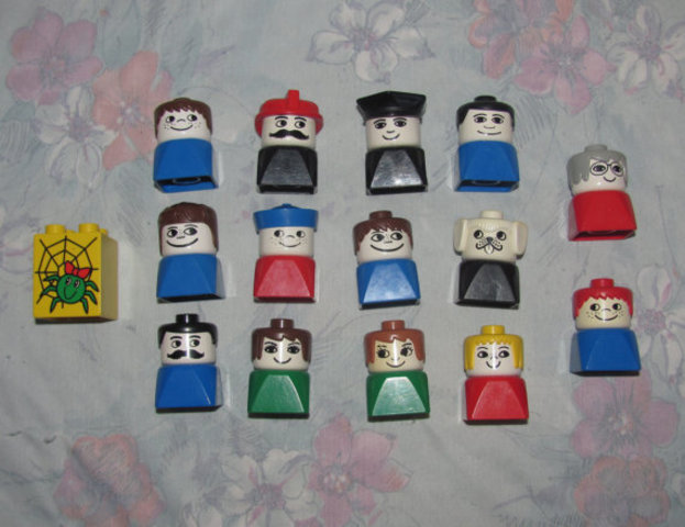 LEGO TECHNIC y personajes DUPLO.