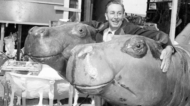 Walt Disney establece WED Enterprises.