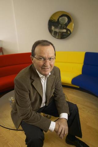 Ole Kirk Kristiansen ingresa al Salon de la Fama de la Industria Juguetera.